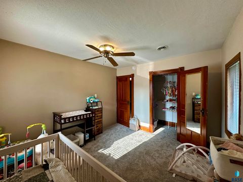 Single Family Residence in Luverne MN 121 S East Park St Street 31.jpg