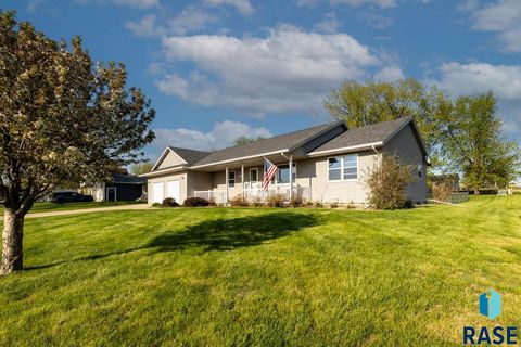 Single Family Residence in Beaver Creek MN 410 S 3rd St Street.jpg