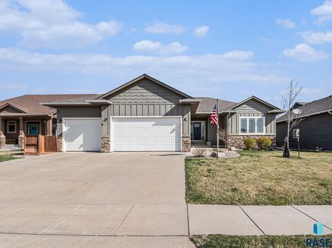 Single Family Residence in Sioux Falls SD 6332 S Badlands Ct Court.jpg