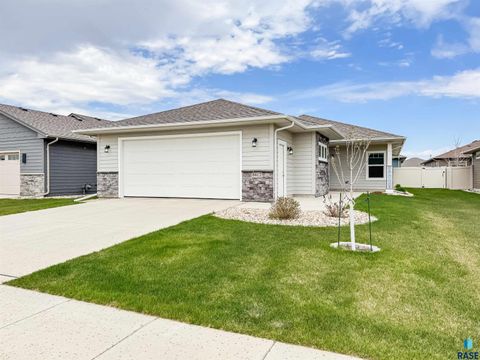 Single Family Residence in Sioux Falls SD 8612 W Dalton St Street.jpg