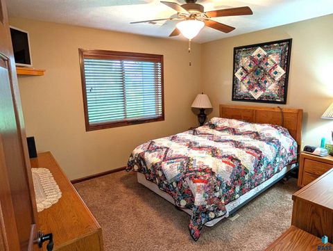 Condominium in Sioux Falls SD 6401 S Santa Rosa Cir Circle #A 10.jpg