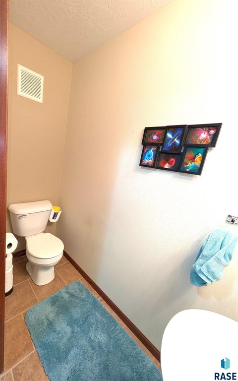 Condominium in Sioux Falls SD 6401 S Santa Rosa Cir Circle #A 17.jpg