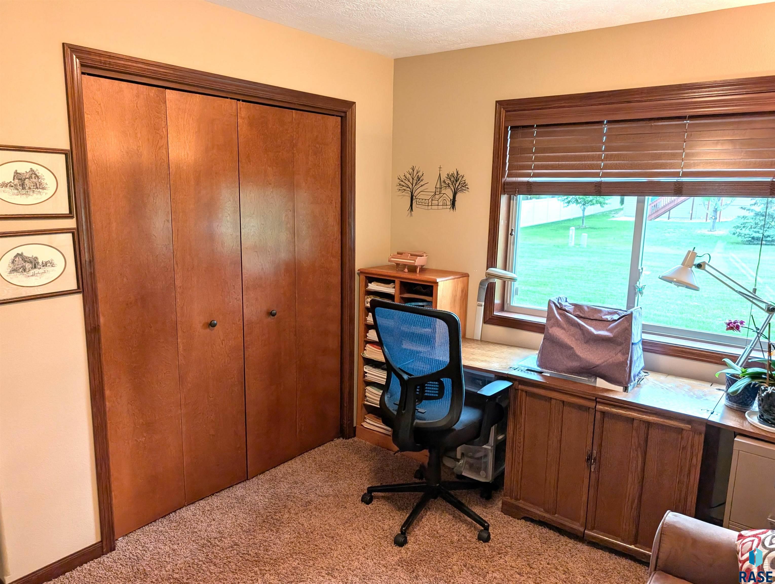Condominium in Sioux Falls SD 6401 S Santa Rosa Cir Circle #A 15.jpg
