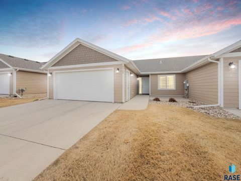 Townhouse in Sioux Falls SD 6309 W Maxwell Pl Place.jpg