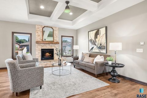 Single Family Residence in Sioux Falls SD 5012 E Cattail Dr Drive.jpg