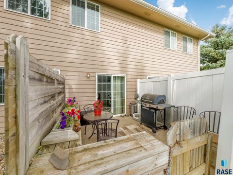 Townhouse in Sioux Falls SD 6502 S Santa Rosa Pl Place.jpg
