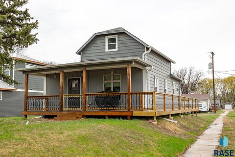 Single Family Residence in Garretson SD 333 S Depot Ave Avenue.jpg