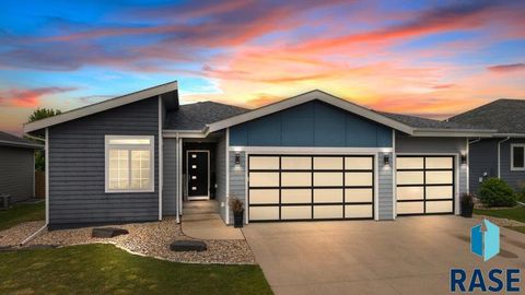 Single Family Residence in Sioux Falls SD 6409 S El Dorado Ave Avenue.jpg