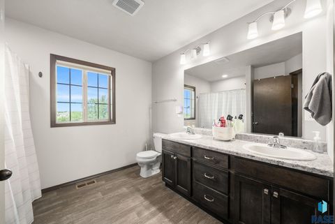 Townhouse in Sioux Falls SD 2554 E Meadowside Pl Place 24.jpg