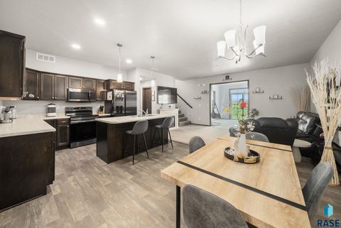 Townhouse in Sioux Falls SD 2554 E Meadowside Pl Place 4.jpg