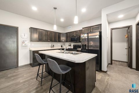 Townhouse in Sioux Falls SD 2554 E Meadowside Pl Place 5.jpg