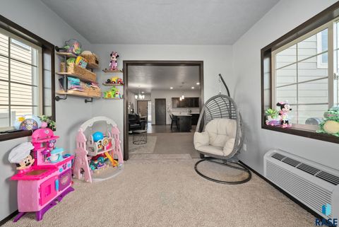 Townhouse in Sioux Falls SD 2554 E Meadowside Pl Place 18.jpg