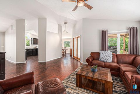 Single Family Residence in Luverne MN 721 Britz Dr Drive 7.jpg