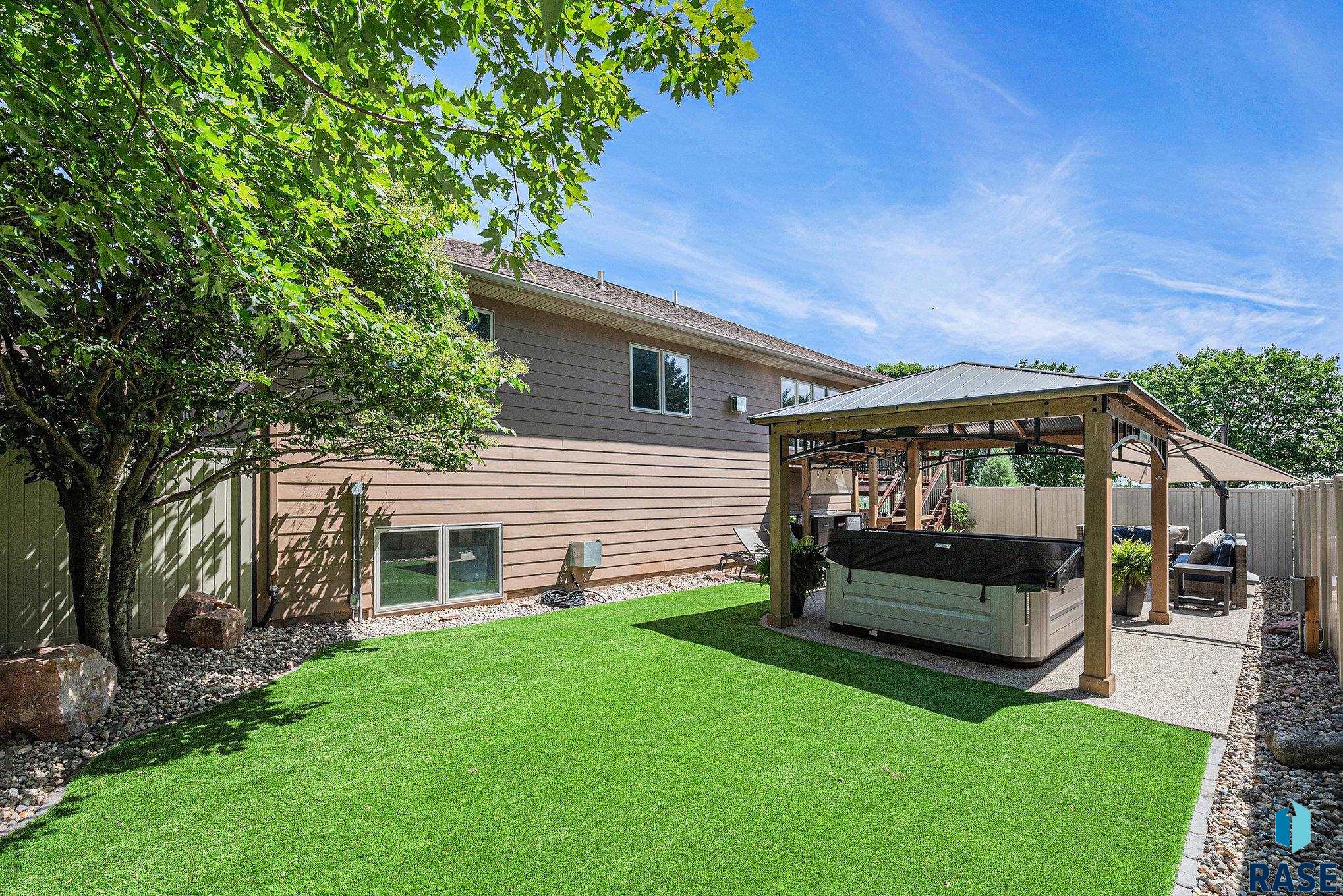 Single Family Residence in Luverne MN 721 Britz Dr Drive 33.jpg