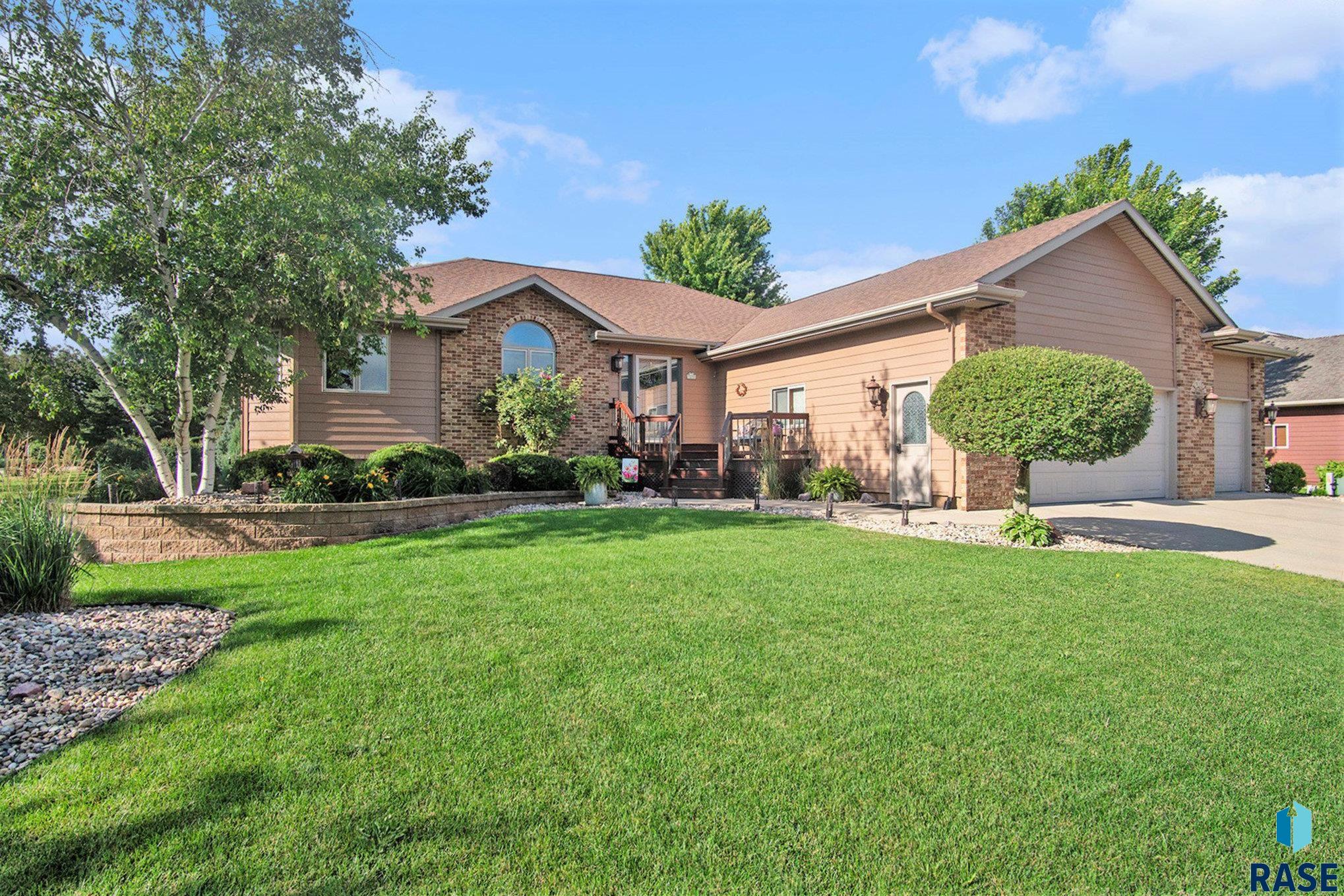 Single Family Residence in Luverne MN 721 Britz Dr Drive 0.jpg
