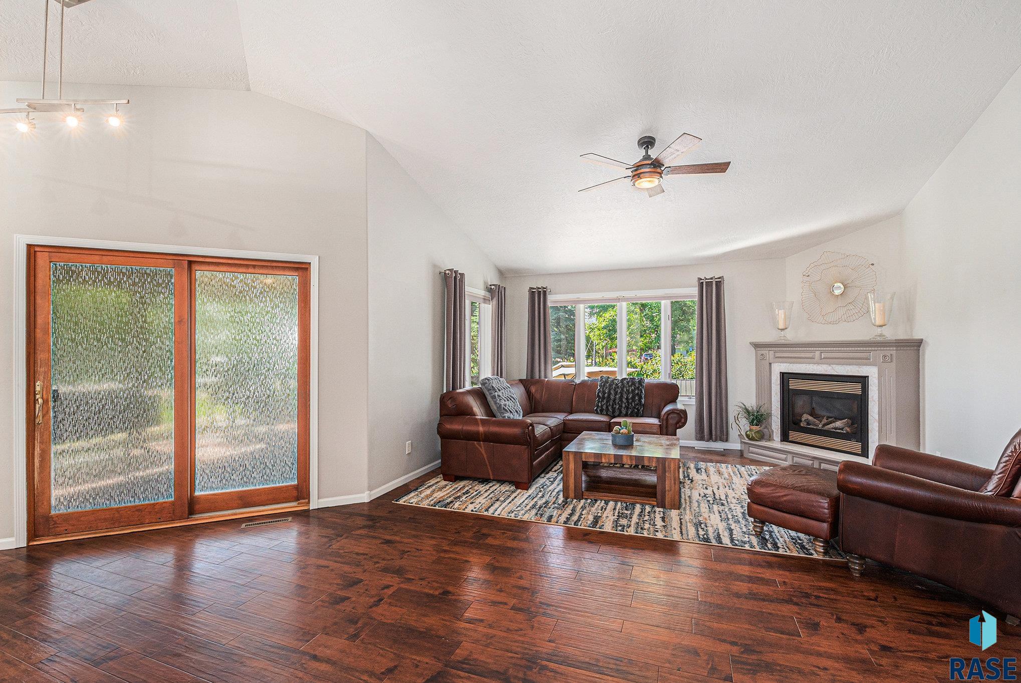 Single Family Residence in Luverne MN 721 Britz Dr Drive 6.jpg