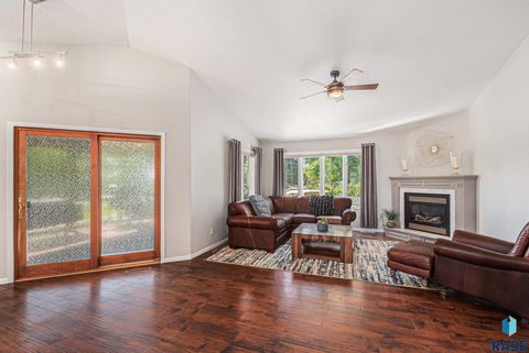 Single Family Residence in Luverne MN 721 Britz Dr Drive 6.jpg