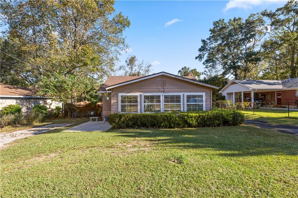 523 Gayfer Ave, Fairhope, AL 36532