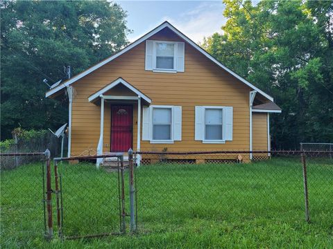 Single Family Residence in Mobile AL 2476 Third Avenue.jpg