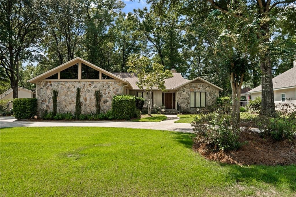 499 Ridgewood Dr, Daphne, AL 36526