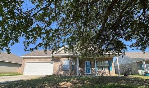 Single Family Residence in Gulf Shores AL 6870 Crimson Ridge Street.jpg