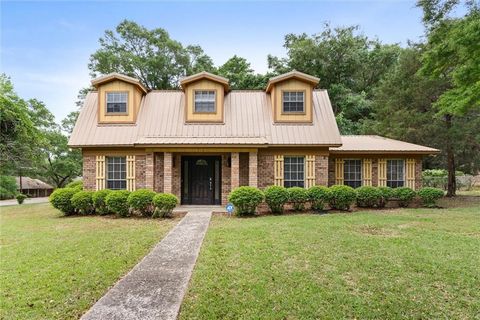 Single Family Residence in Mobile AL 1701 Aden Road.jpg
