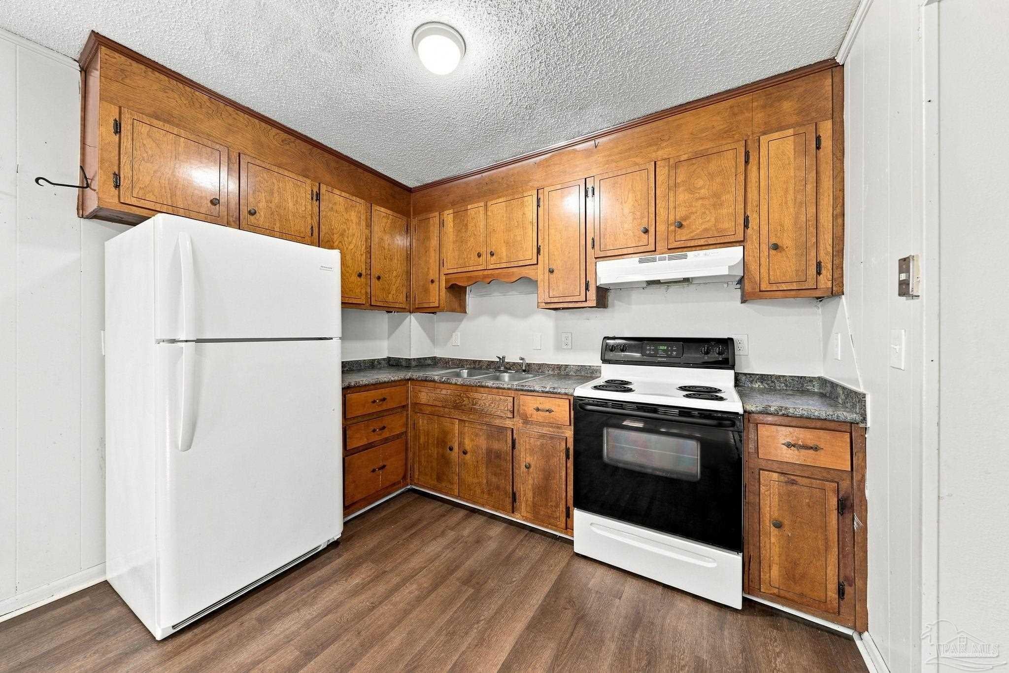 2411 Northeast, Pensacola, FL 32501 photo