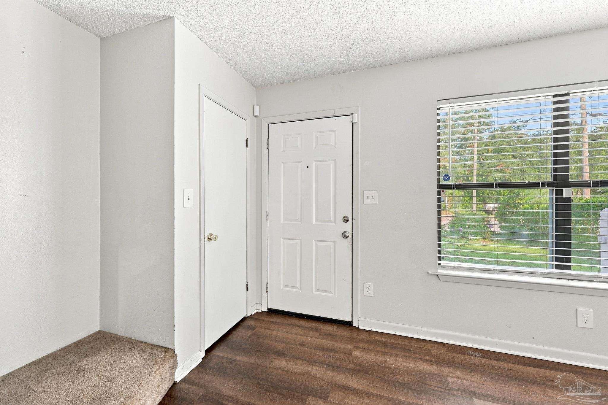 2411 Northeast, Pensacola, FL 32501 photo