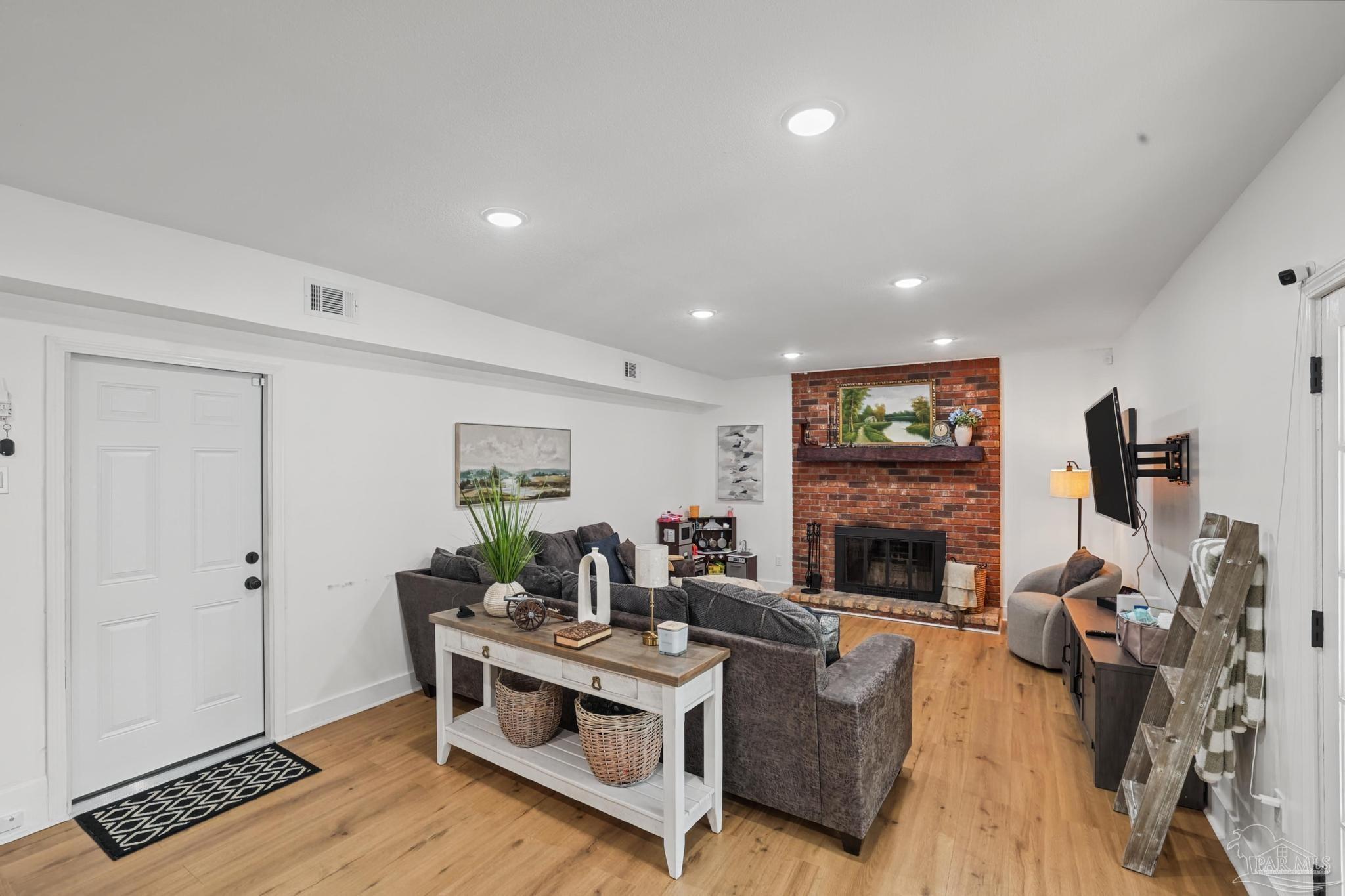 121 Lovett Pl, Pensacola, FL 32506 photo