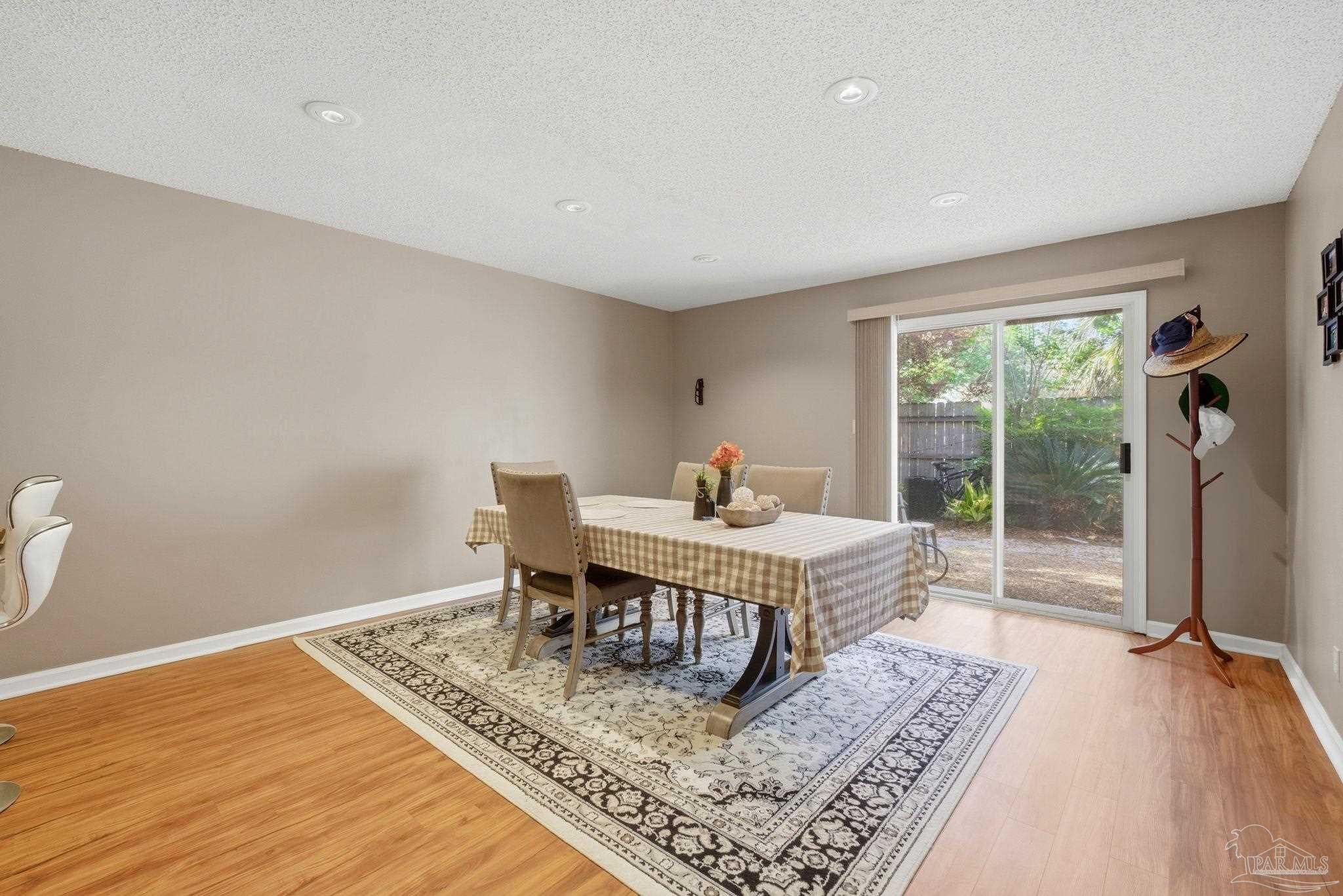 6124 The Oaks Ln, Pensacola, FL 32504 photo