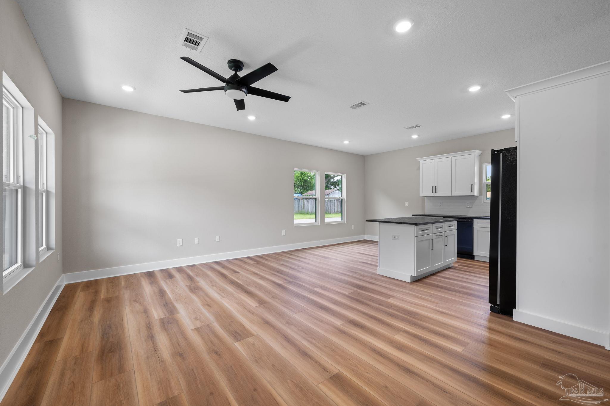 2420 W Blount St, Pensacola, FL 32505 photo