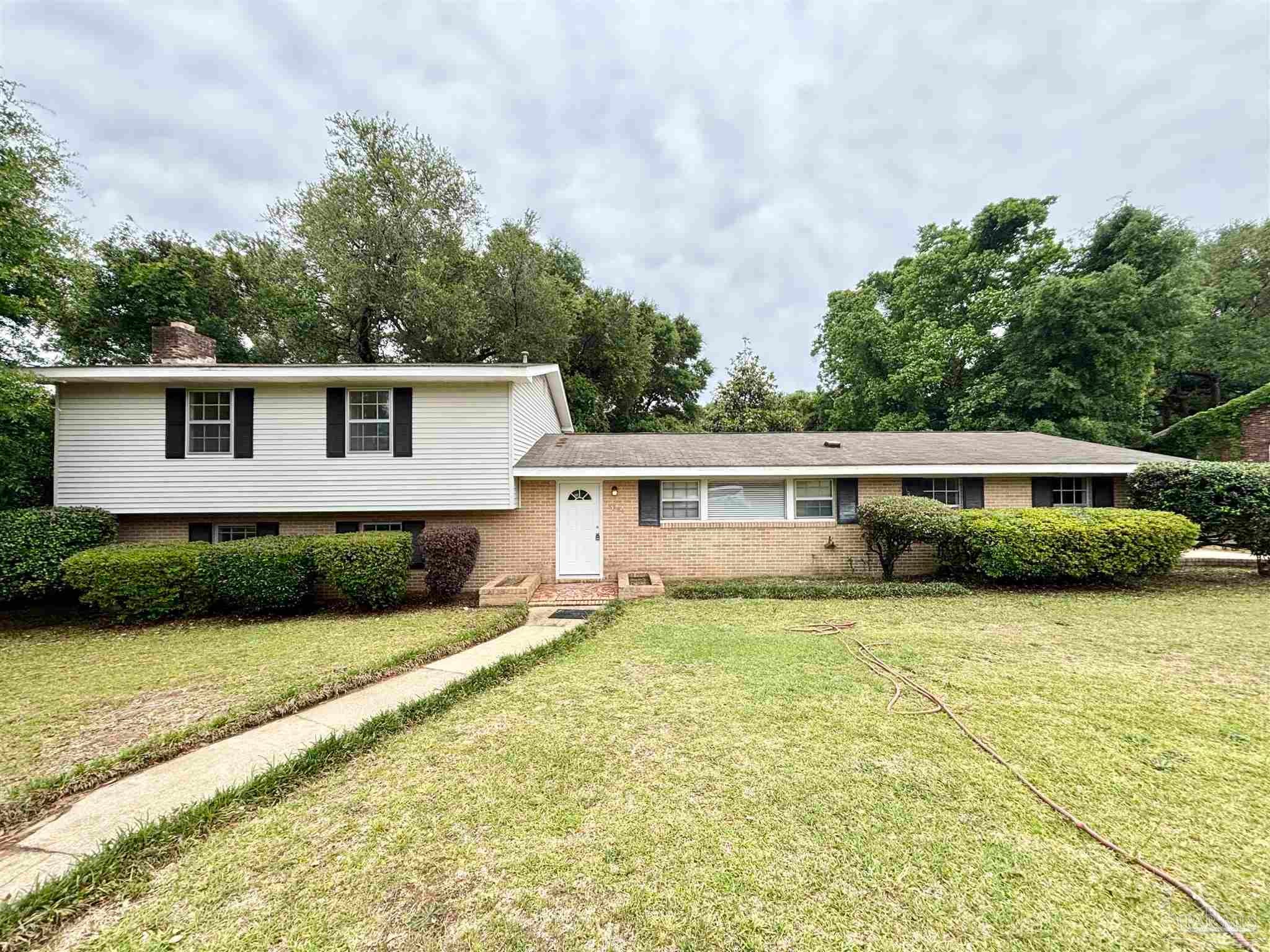 6384 Confederate Dr, Pensacola, FL 32503