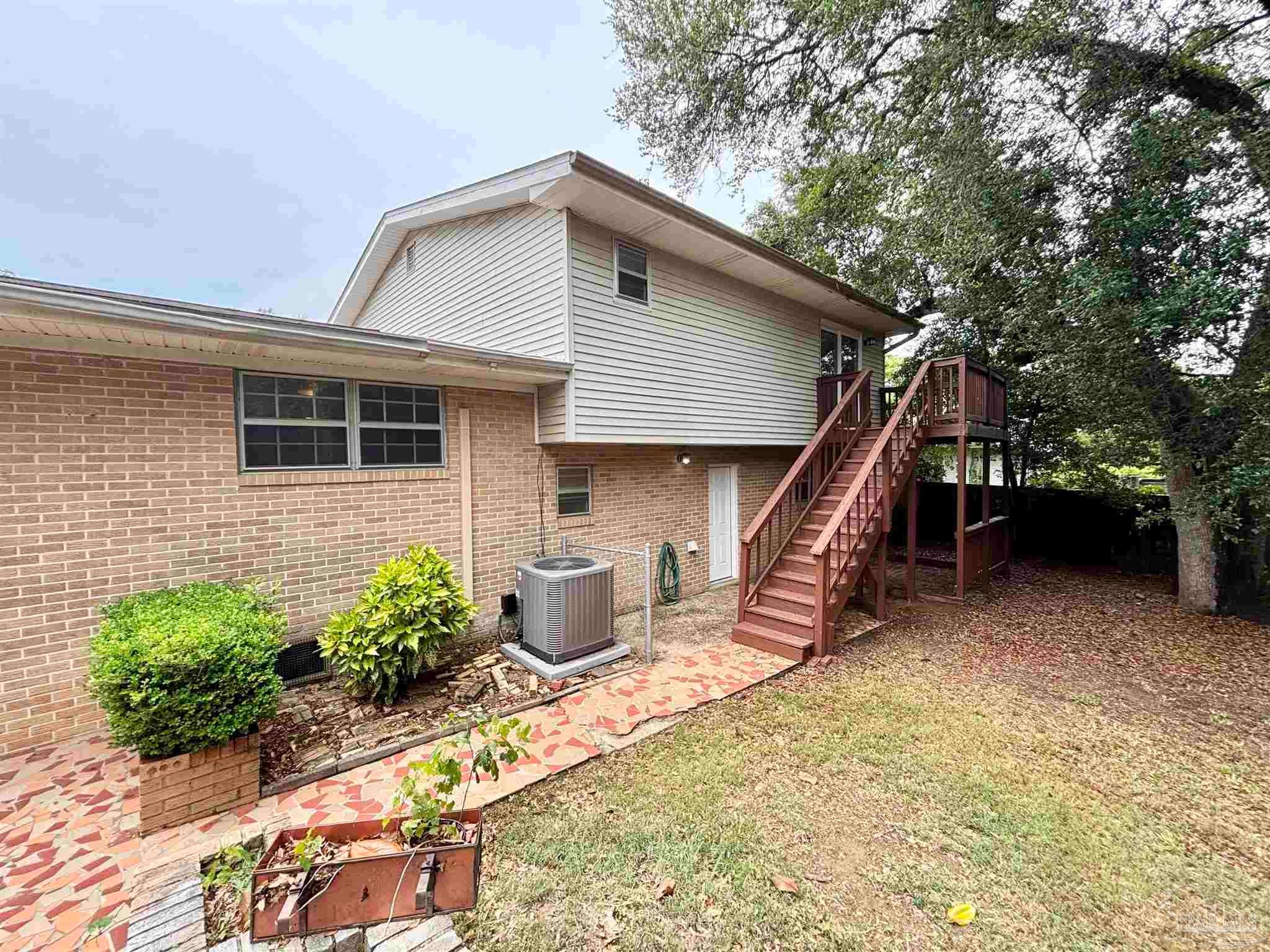 6384 Confederate Dr, Pensacola, FL 32503 photo