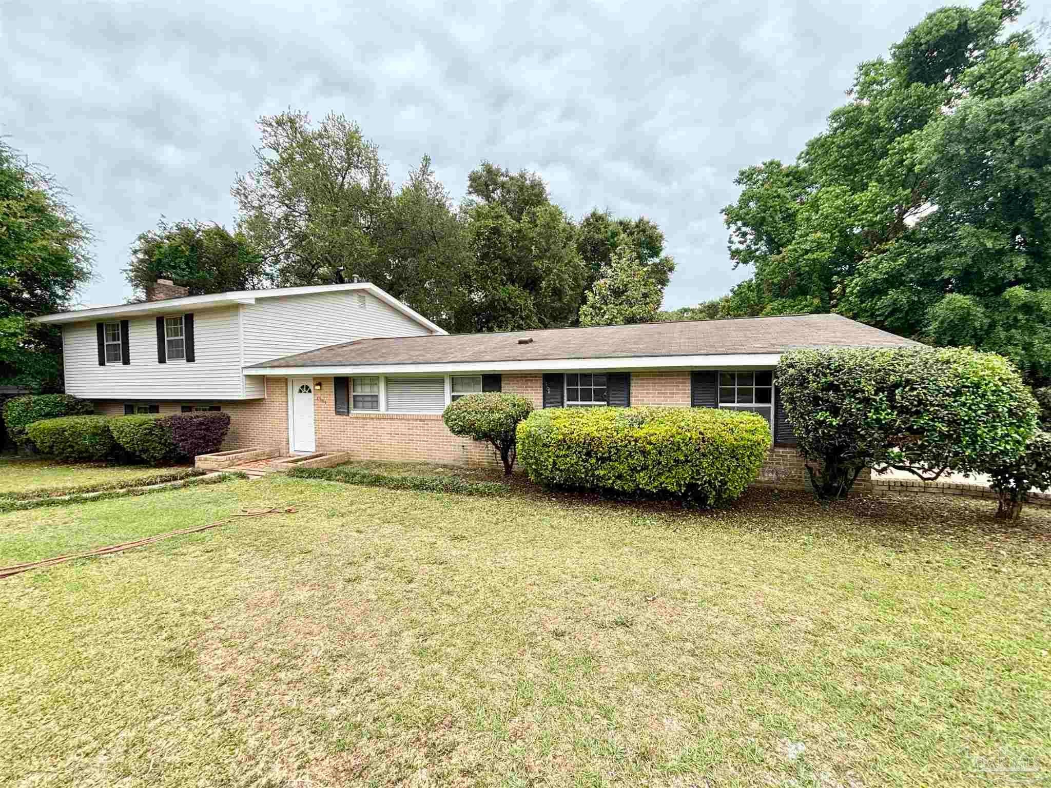 6384 Confederate Dr, Pensacola, FL 32503 photo