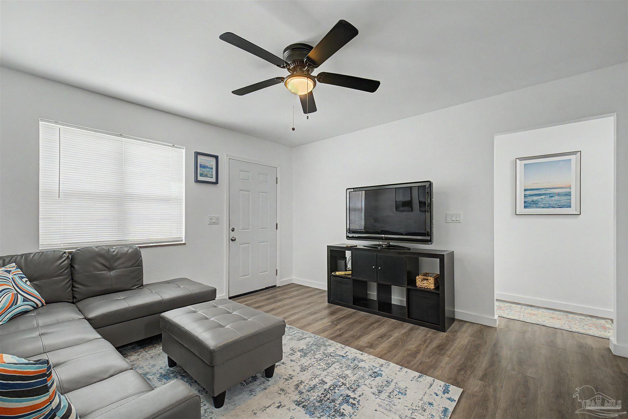 200 Holmes Ave, Pensacola, FL 32507 photo