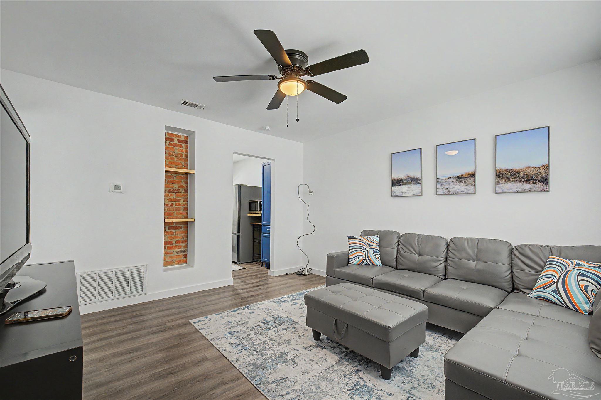 200 Holmes Ave, Pensacola, FL 32507 photo