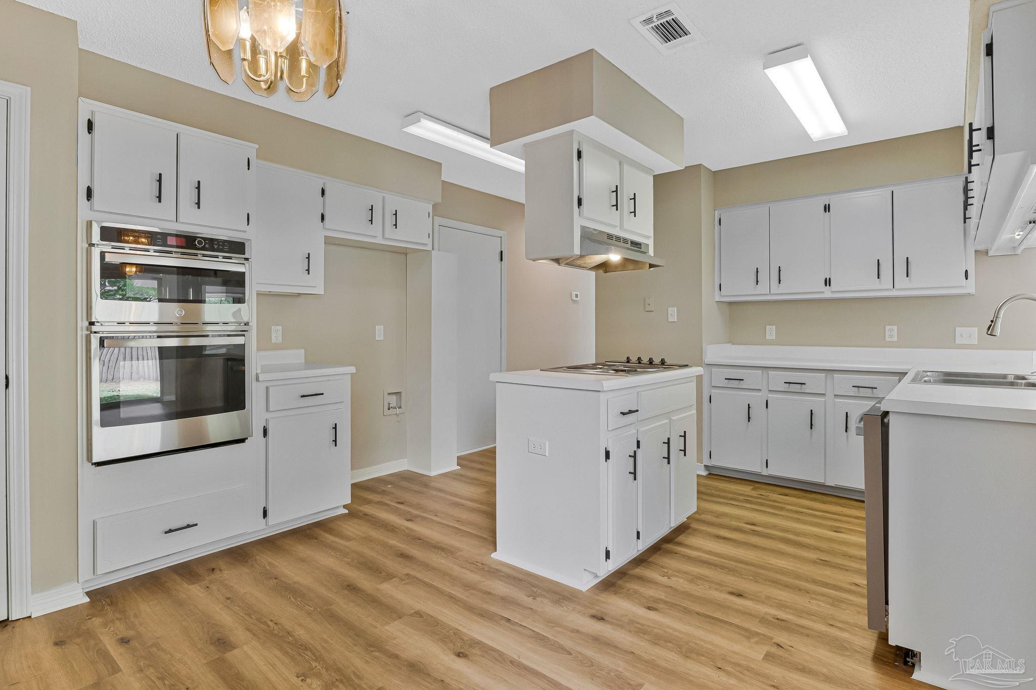 3511 Silvertree Ln, Pensacola, FL 32504 photo