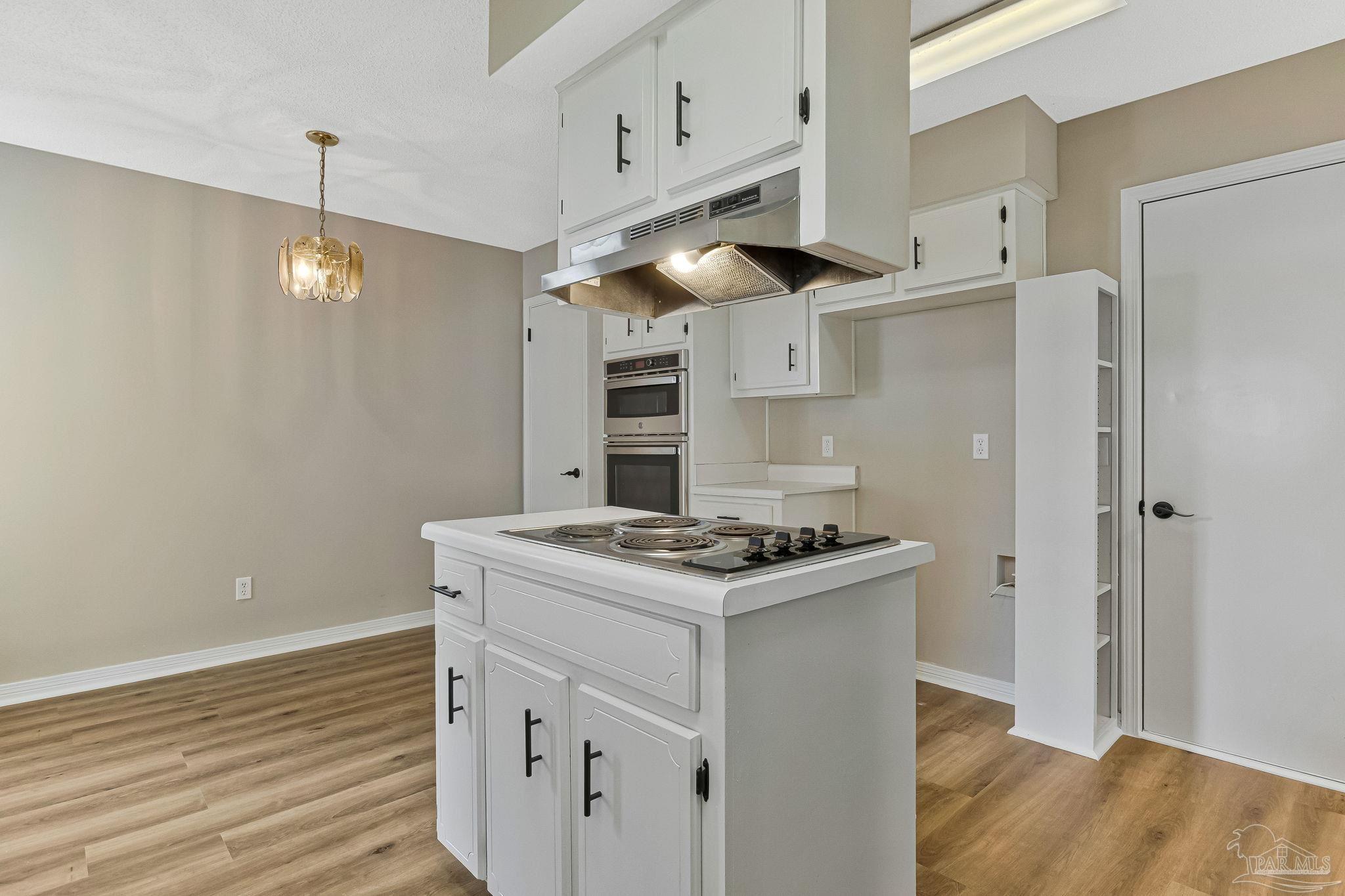 3511 Silvertree Ln, Pensacola, FL 32504 photo