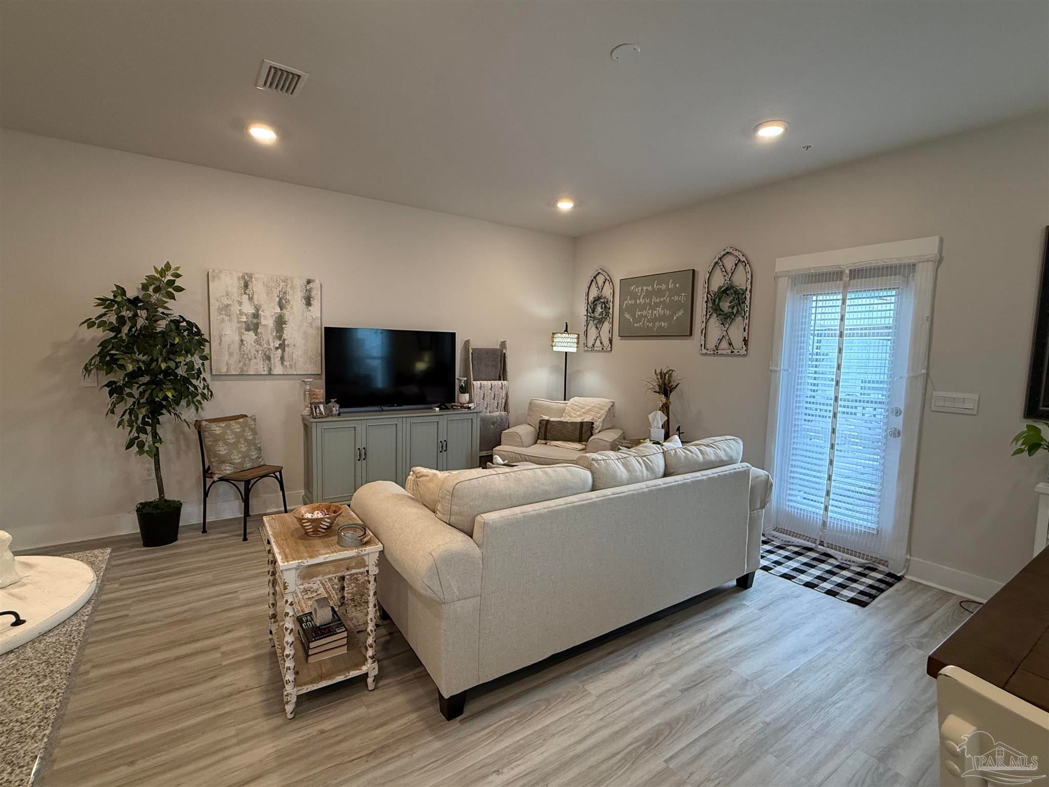 9539 Nature Creek Cir, Pensacola, FL 32526