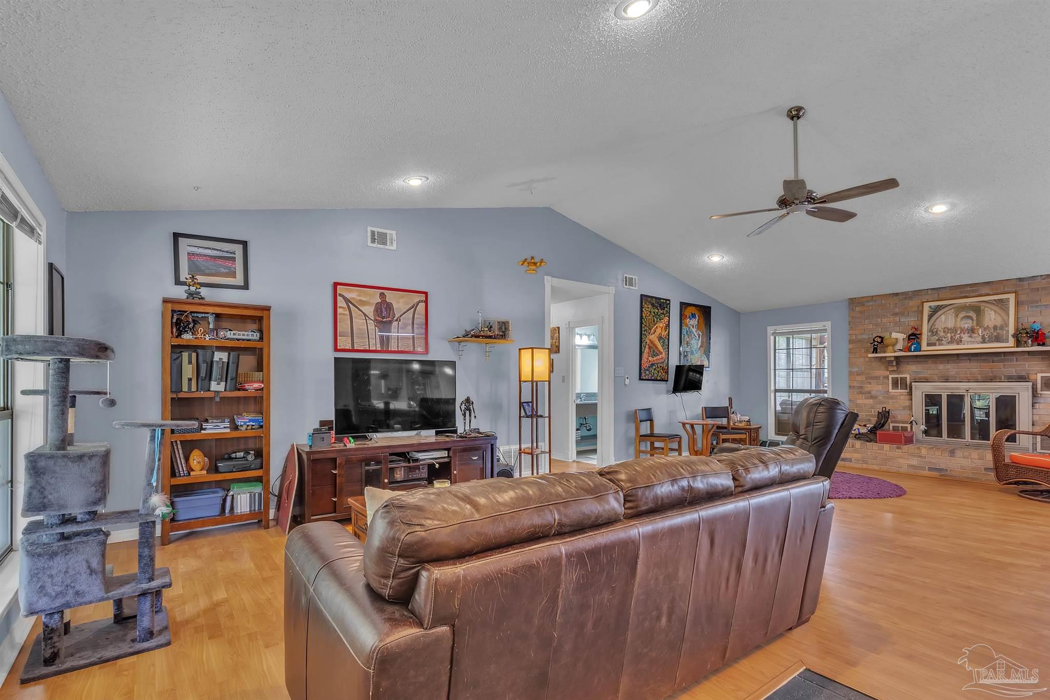 5700 Avenida Marina, Pensacola, FL 32504 photo