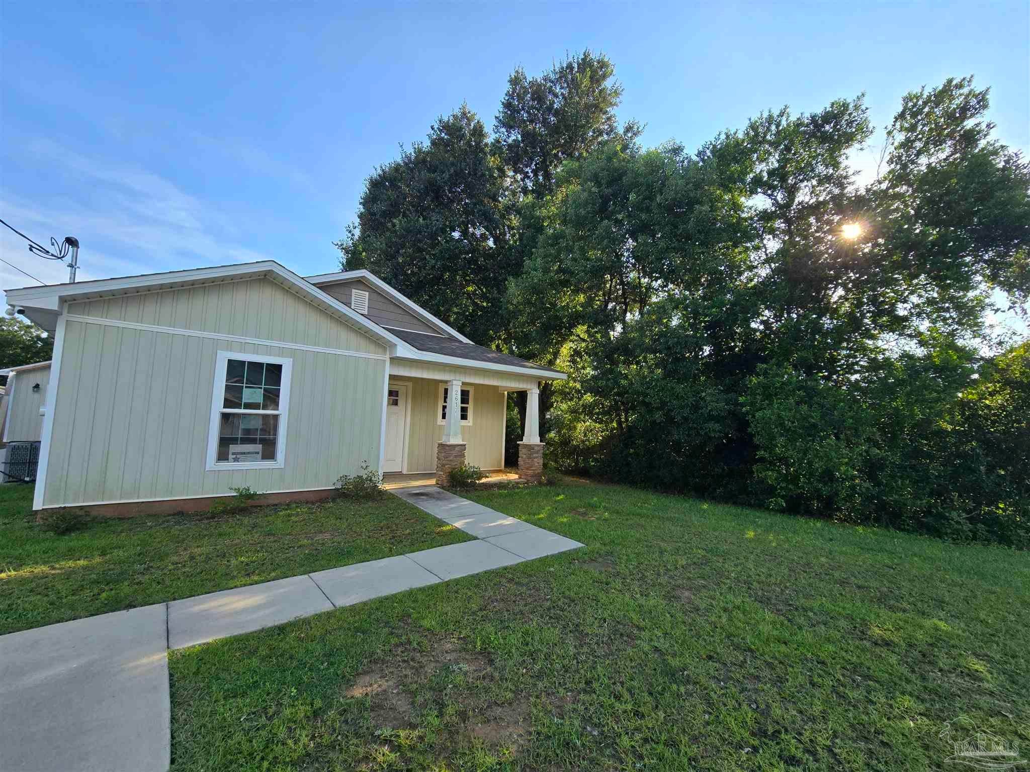 2617 W Leonard St, Pensacola, FL 32505 photo