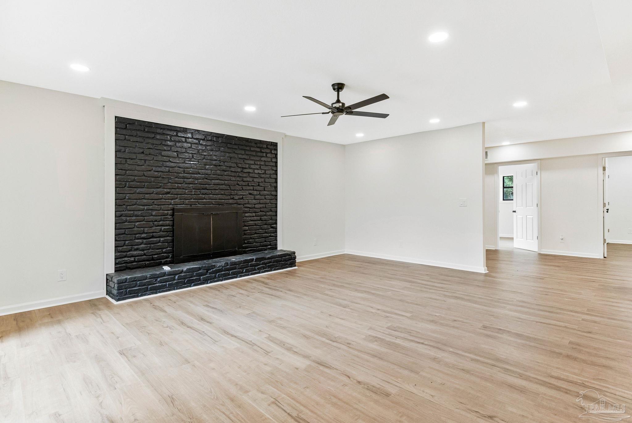 5720 Avenida Robledal, Pensacola, FL 32504 photo