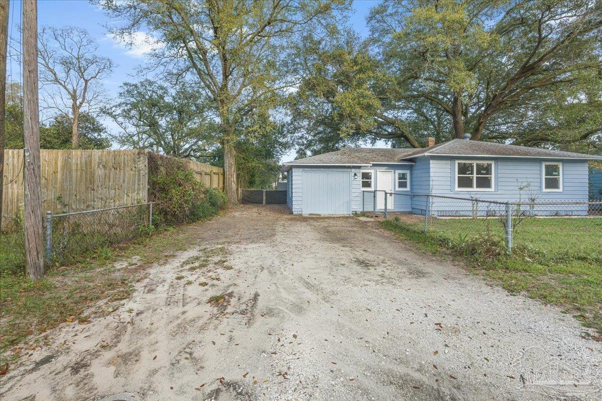 8 Mindoro Cir, Pensacola, FL 32507 photo