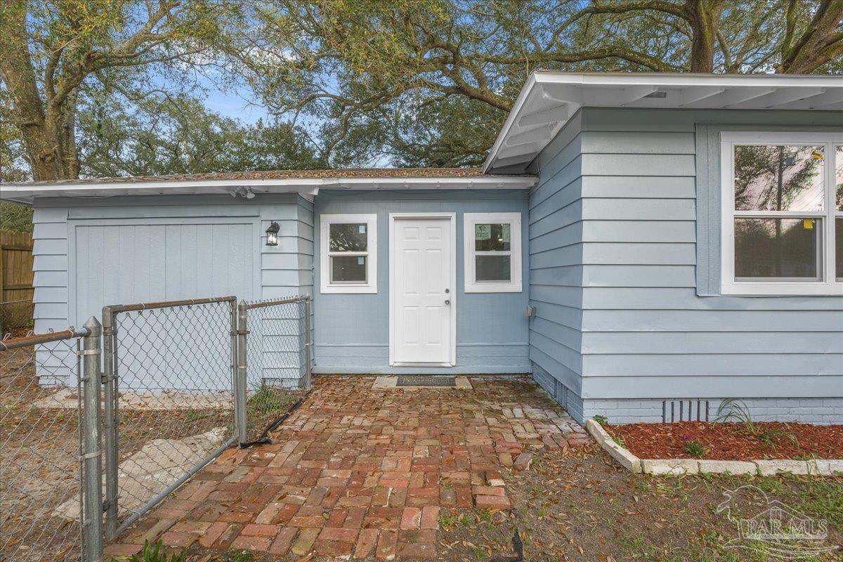 8 Mindoro Cir, Pensacola, FL 32507 photo