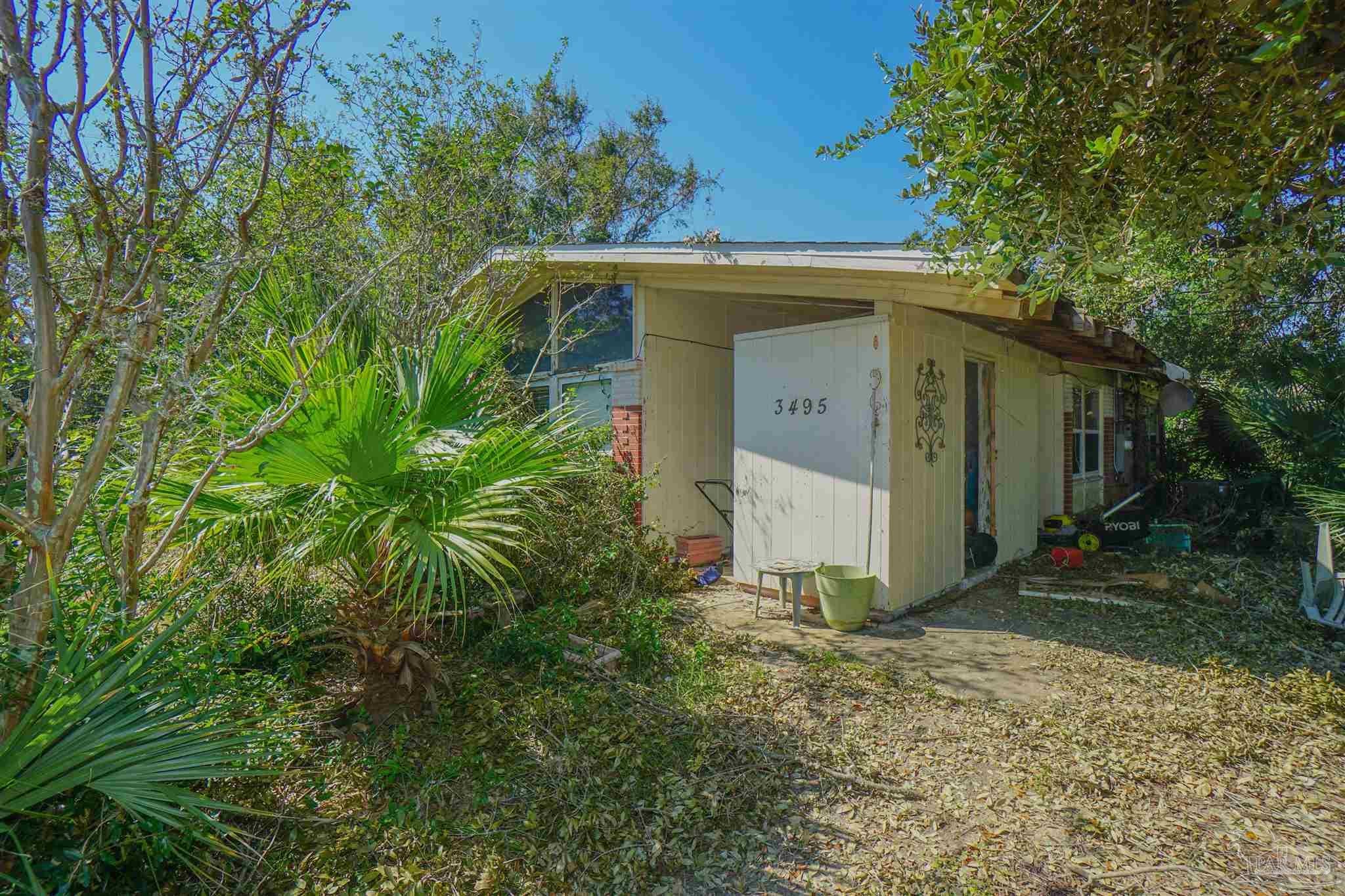 3495 Seabreeze Dr, Pensacola, FL 32503 photo