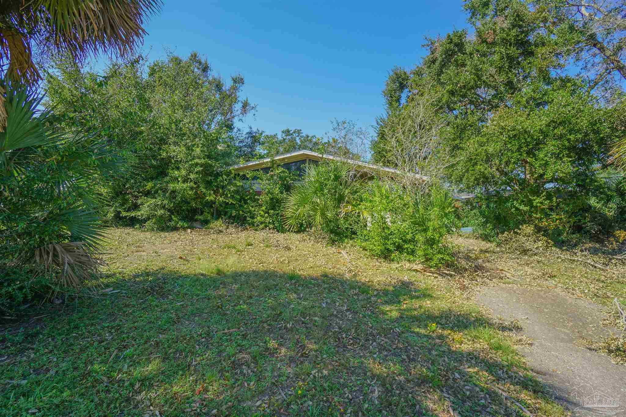 3495 Seabreeze Dr, Pensacola, FL 32503 photo