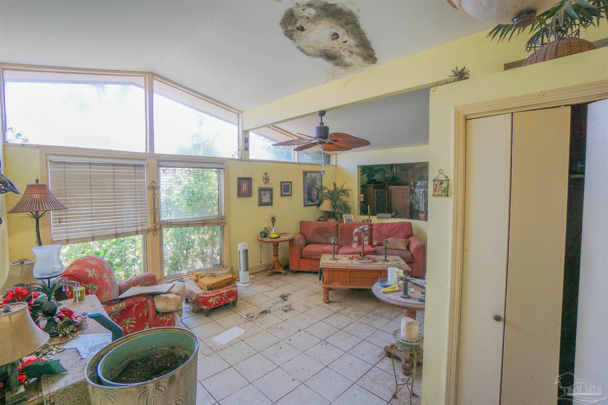 3495 Seabreeze Dr, Pensacola, FL 32503 photo