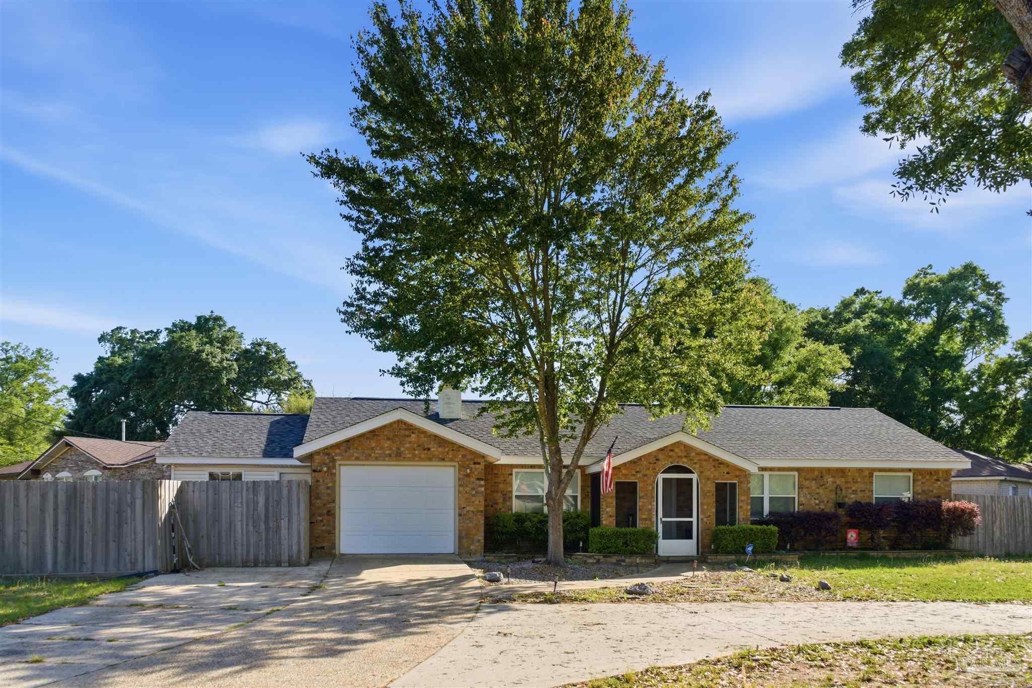 8395 Lofton Dr, Pensacola, FL 32514