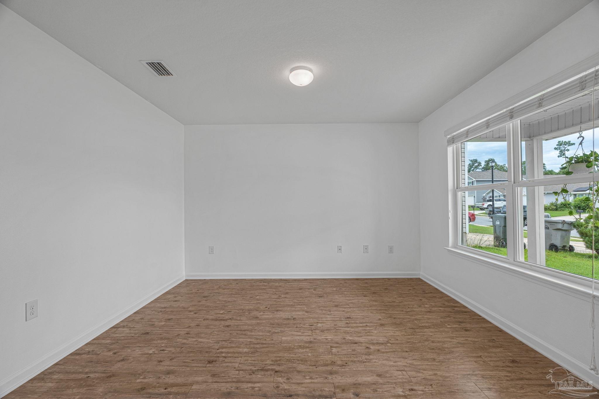 5765 Blackhorse Cir, Pensacola, FL 32526 photo