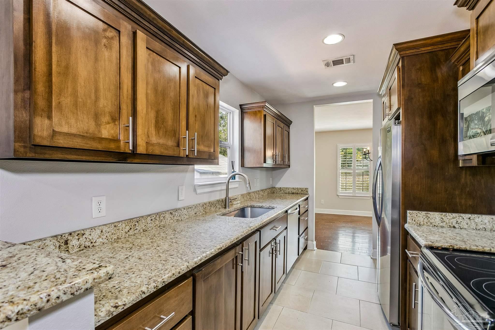 2121 N 12 Ave, Pensacola, FL 32503 photo